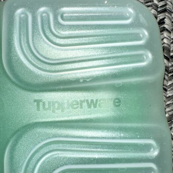 Tupperware Fridgesmart 1.75 qt 1.8L Food Storage Fruit Vegetable Vented Lid - Picture 4 of 9